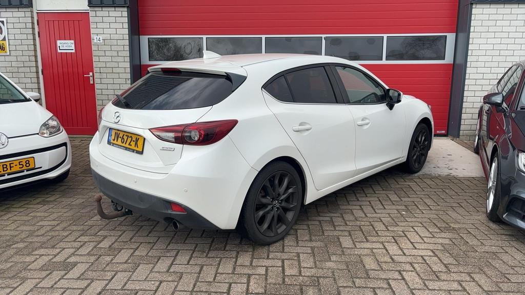 Mazda 3 2.0 GT-M Line TREKHAAK / CAMERA / XENON / STOELVERW, Voorwielaandrijving, 1998 cc, Gebruikt, 4 cilinders