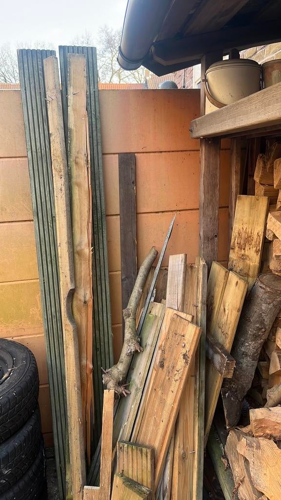 Afvalhout - Diverse planken, Minder dan 3 m³, Ophalen, Overige houtsoorten, Blokken