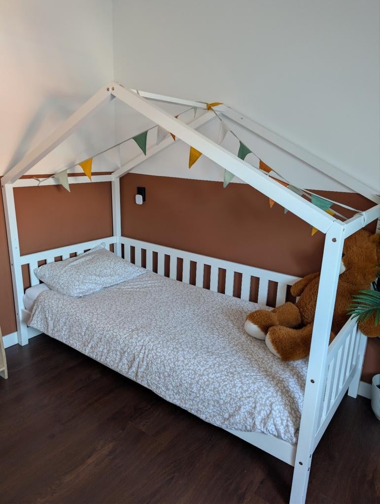 Huis kinderbed, Ophalen