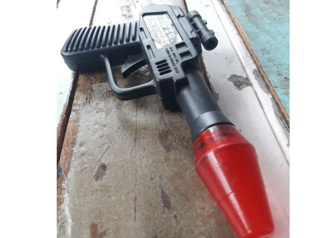 Transformers Hasbro Bradley 1984 blaster pistool gun vintage, Verzamelen, Overige generaties, Ophalen of Verzenden, Zo goed als nieuw