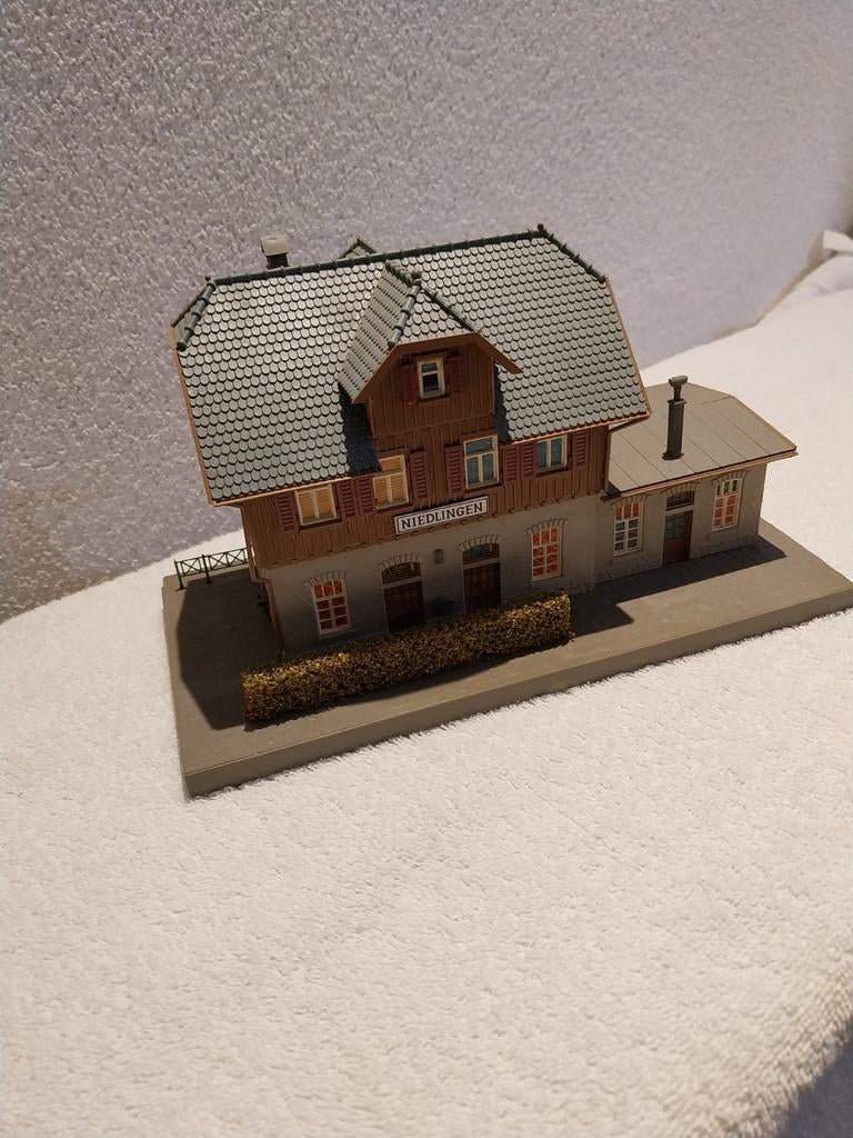 Pola, station Niedlingen., Overige merken, Gebruikt, Gelijkstroom of Wisselstroom, Brug, Tunnel of Gebouw