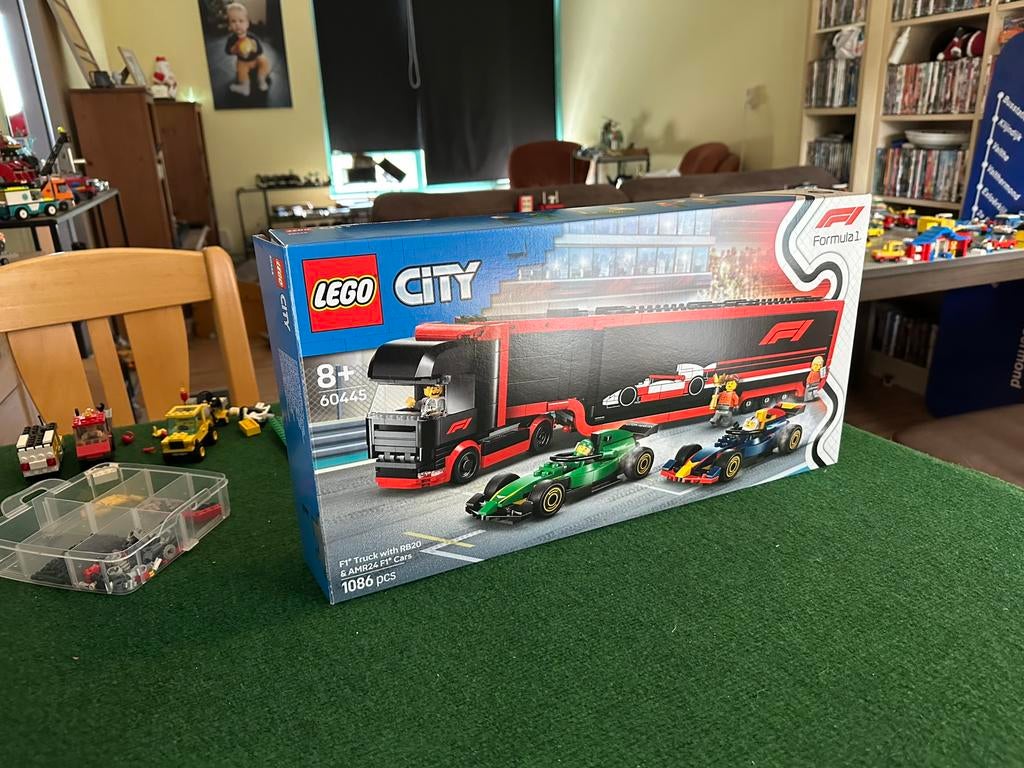 Lego City 60445 Formule 1 truck, Ophalen of Verzenden, Zo goed als nieuw
