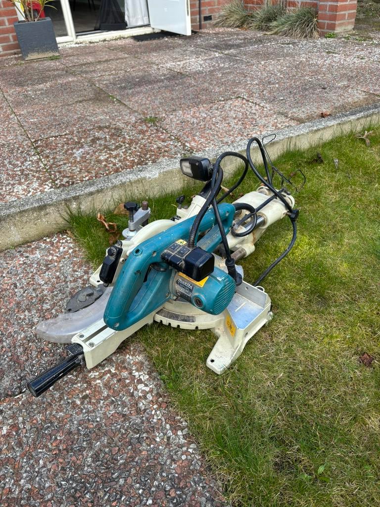 Makita afkortzaag, Ophalen, Zo goed als nieuw