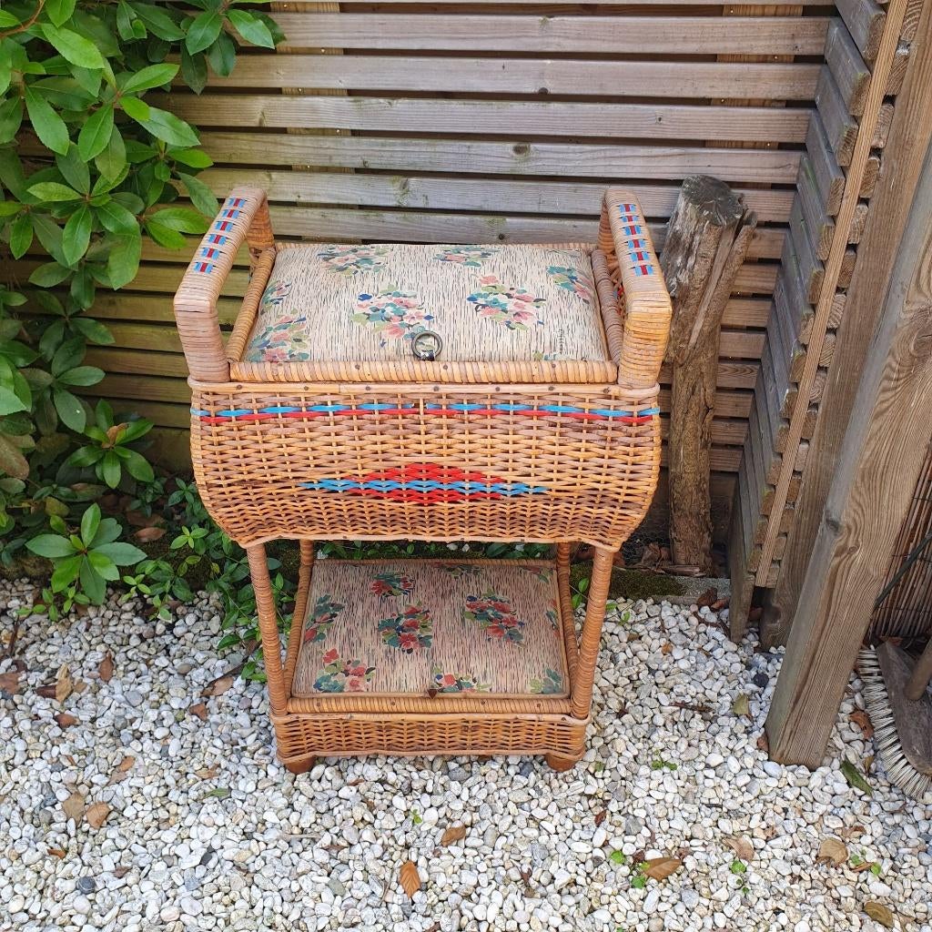 Vintage - Naaimand - Naaikist - Riet/Rotan - Met INHOUD! -**, Ophalen, Gebruikt, Overige typen