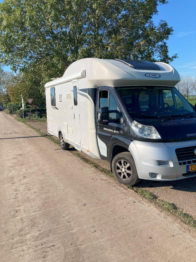 LMC Breezer 228 Black Selection H730 -QUEENSBED + HEFBED, Ringverwarming, Fiat, Handgeschakeld, Particulier