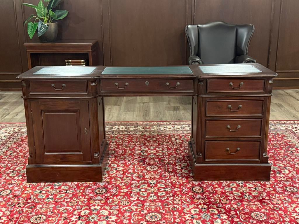 Klassiek Engels bureau #647