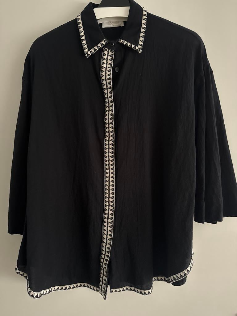 Devotion Twins Zwarte Blouse met Witte Borduurdetails Maat L, Ophalen of Verzenden, Zo goed als nieuw, Maat 42/44 (L), Zwart