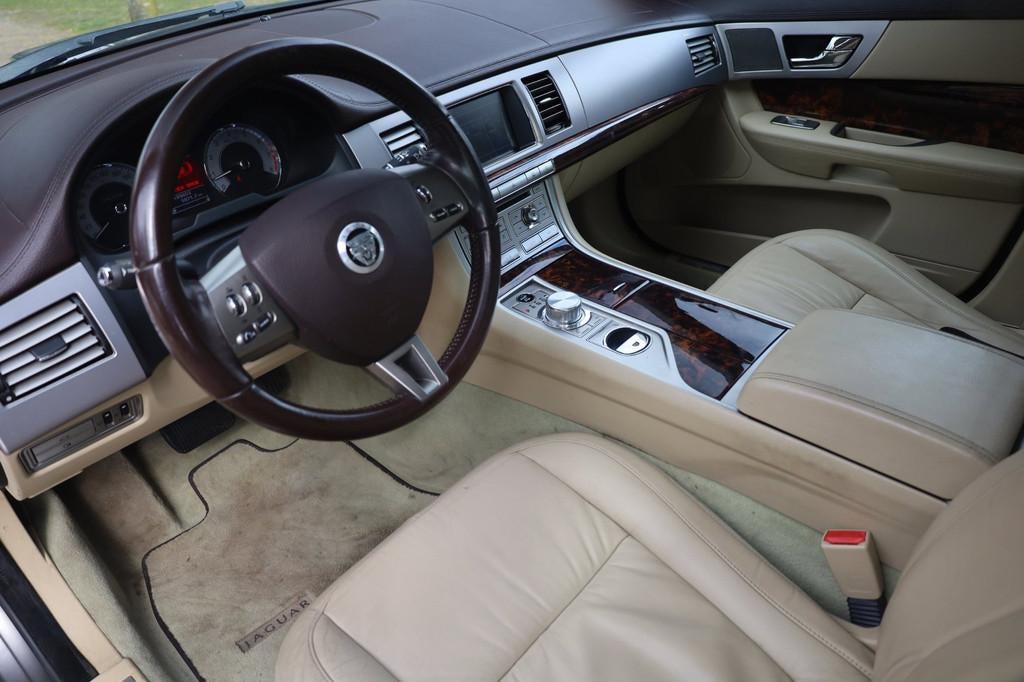Jaguar XF 3.0 V6 Luxury Aut. | Youngtimer | Luxe leder | Cam, Automaat, 238 pk, Achterwielaandrijving, Gebruikt