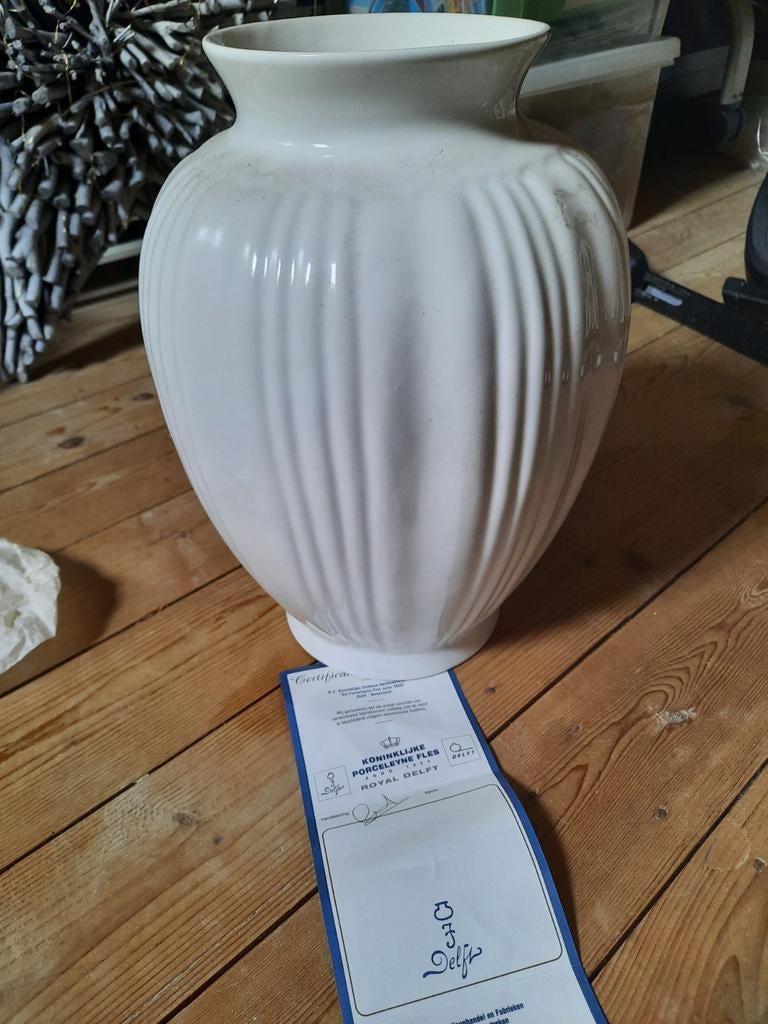 Prachtige Delfts Witte Vaas van Koninklijke Porceleyne Fles, Antiek en Kunst, Antiek | Vazen, Ophalen