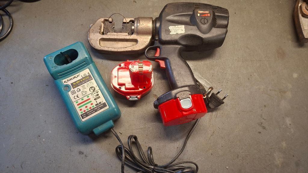 Cembre B61 accu kabelschoenperstang, ., Ophalen of Verzenden, Zo goed als nieuw, .