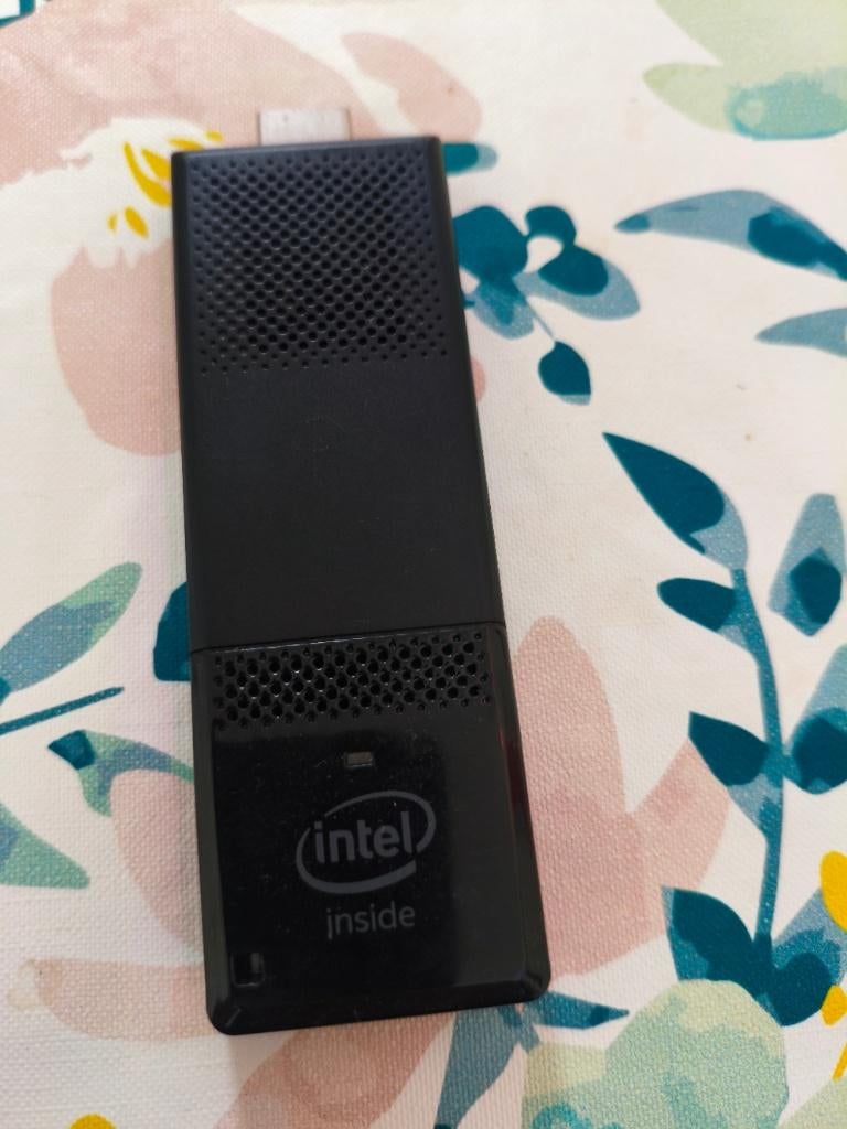 Intel Compute Stick STK1AW32SC, Gebruikt, Minder dan 4 GB, 32 GB, Intel