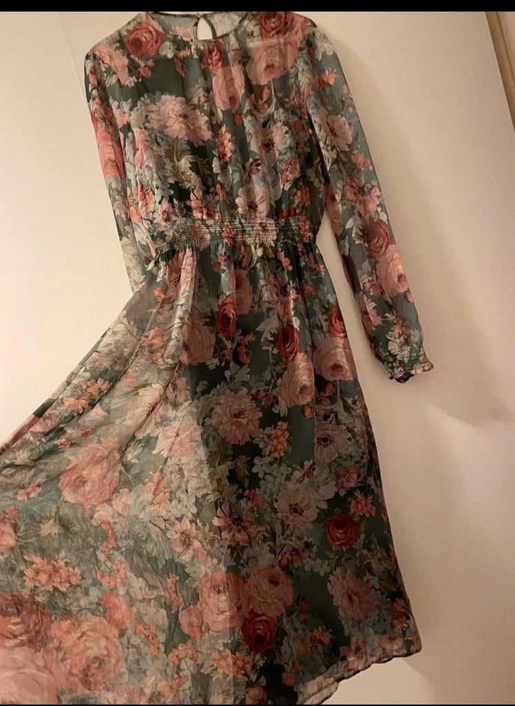 Zara / mango bloemenjurk, maat M 38 , als nieuw 🌸, Maat 38/40 (M), Zara, Ophalen of Verzenden, Zo goed als nieuw