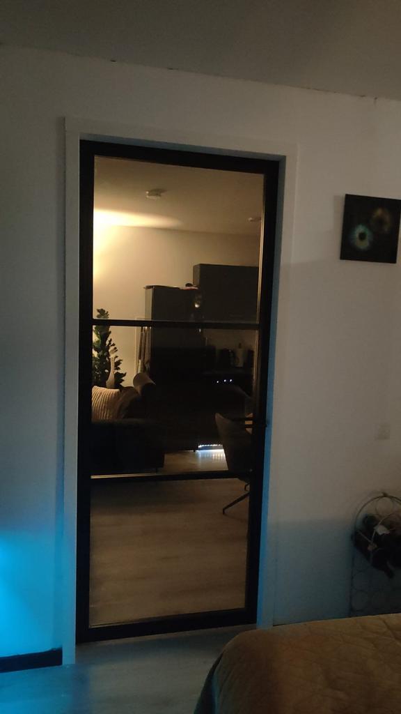 Zwarte opdek binnendeur met glas, rechtsdraaiend met kozijn, Doe-het-zelf en Verbouw, Ophalen, 80 tot 100 cm, 215 cm of meer, Binnendeur