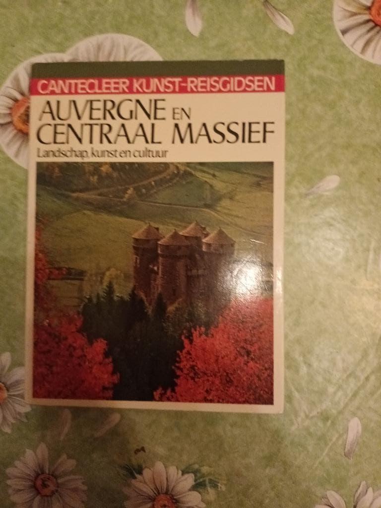 Auvergne Ardeche Cantecleer kunstreisgids Frankrijk reisgids, Boeken, Overige merken, Europa, Ophalen of Verzenden, Zo goed als nieuw
