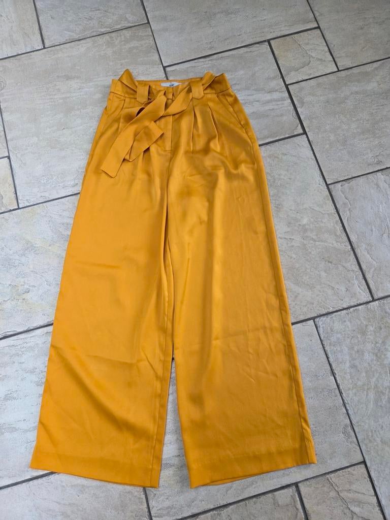 Okergele Ichi broek maat 34 met ceintuur, Geel, Ophalen of Verzenden, Zo goed als nieuw, Maat 34 (XS) of kleiner