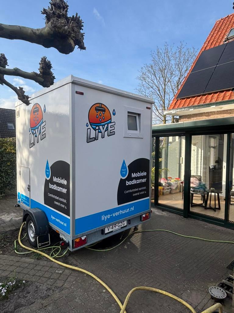 Mobiele Badkamer douchewagen douchecabine sanitair, Huis en Inrichting, Badkamer | Complete badkamers, Zo goed als nieuw, Met douche