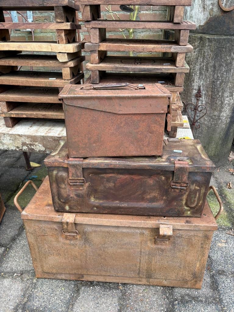 Oude ijzeren legerkisten, Ophalen, Gebruikt, 50 tot 100 cm, Nvt