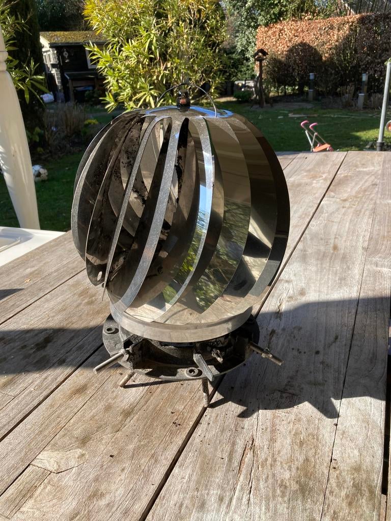 Roterende schoorsteenkap regenkap trekkap, Ophalen, Zo goed als nieuw, Hout, Houtkachel