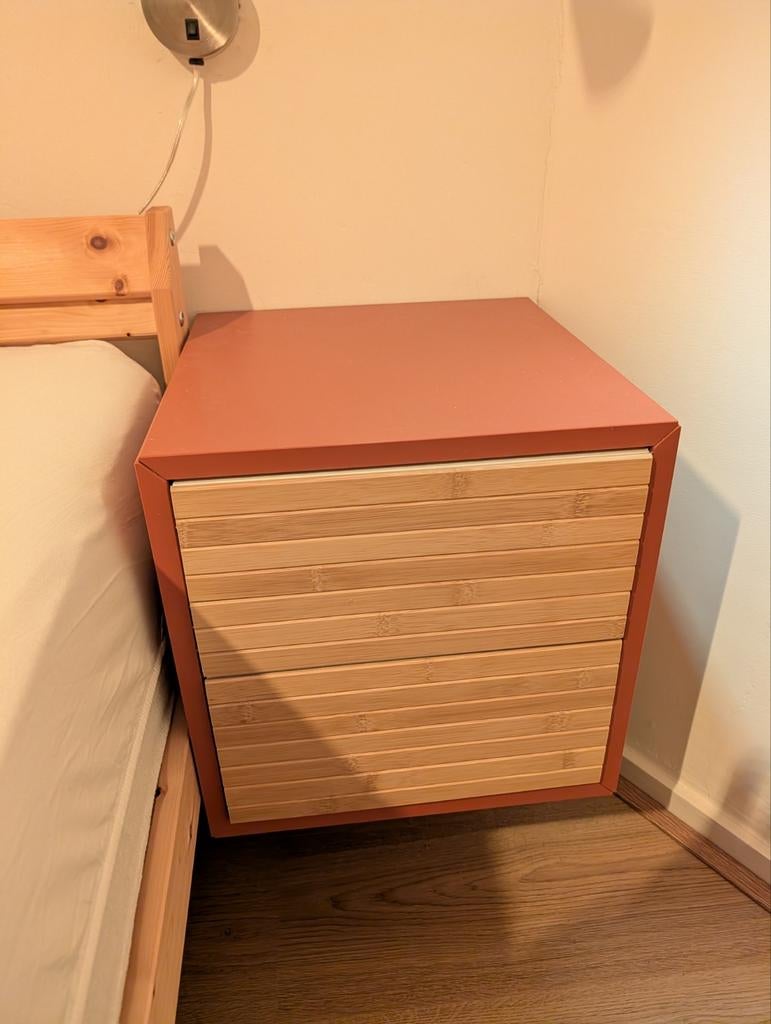 IKEA EKET Nachtkastje met bamboe fronten, Ophalen, Gebruikt, Minder dan 45 cm, Minder dan 55 cm