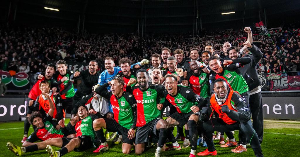 Ruilen kaartje bekerfinale NEC-AZ 2026, Eén persoon, April