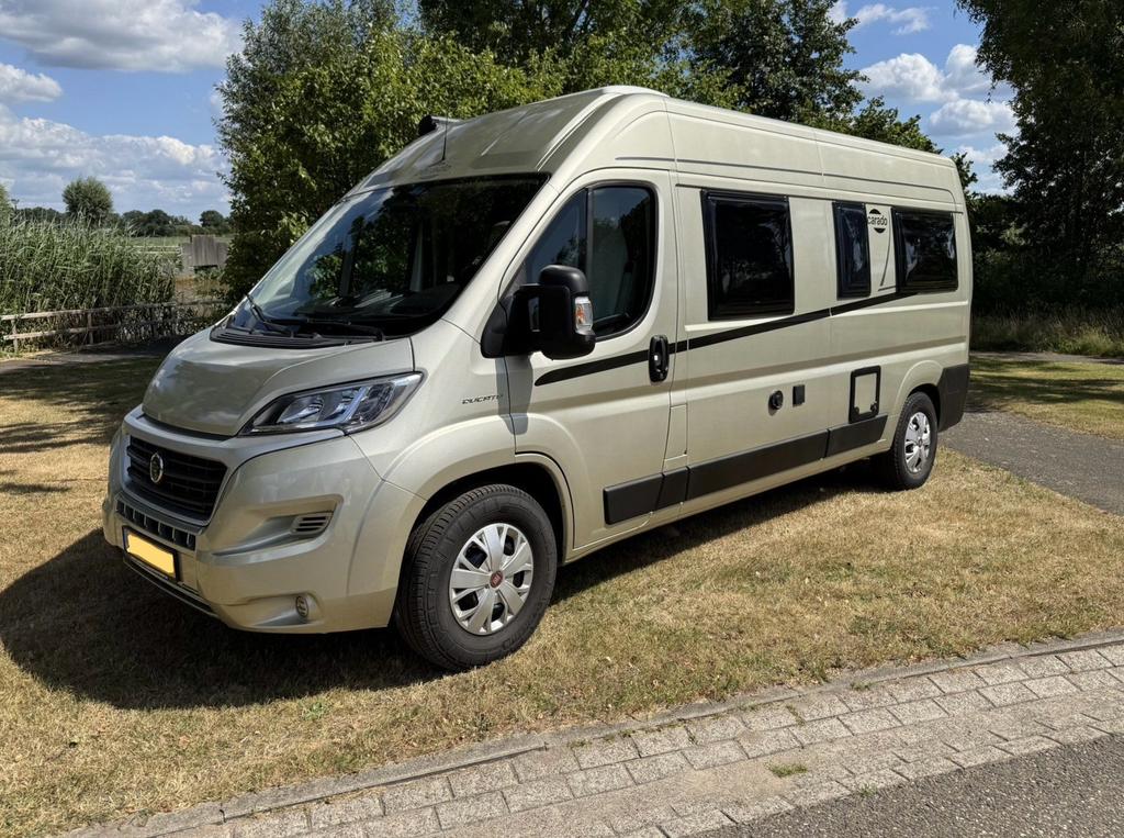 Fiat Carado Capron CV600 (Hymer) 2020, 140 pk, 3 persoons, Buscamper of Camperbus, Achteruitrijcamera, Ringverwarming, Fiat