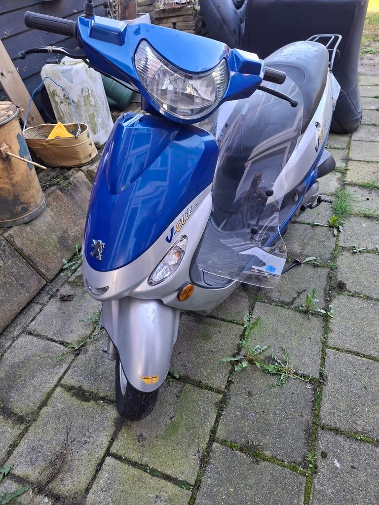 Peugeot V-Clic scooter, rijdt 50 km/u, Fietsen en Brommers, Scooters | Peugeot, Benzine, Ophalen