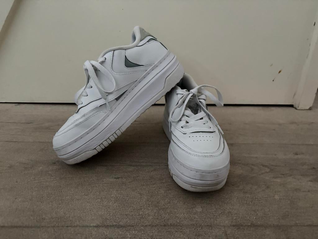 Reebok platform sneakers maat 38,5 witte, Kleding | Dames, Schoenen, Ophalen of Verzenden, Gedragen, Wit, Sneakers of Gympen
