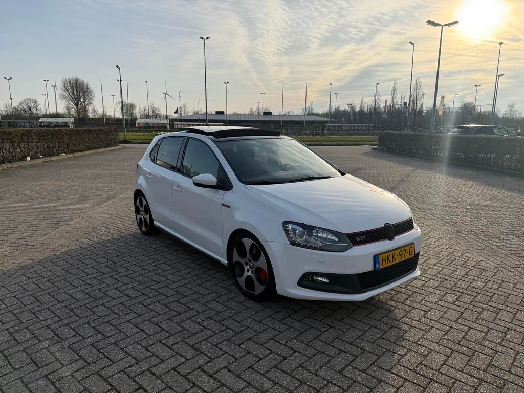 Volkswagen Polo 1.4 TSI 132KW DSG 2013 Wit, 1169 kg, 4 cilinders, 179 pk, Wit