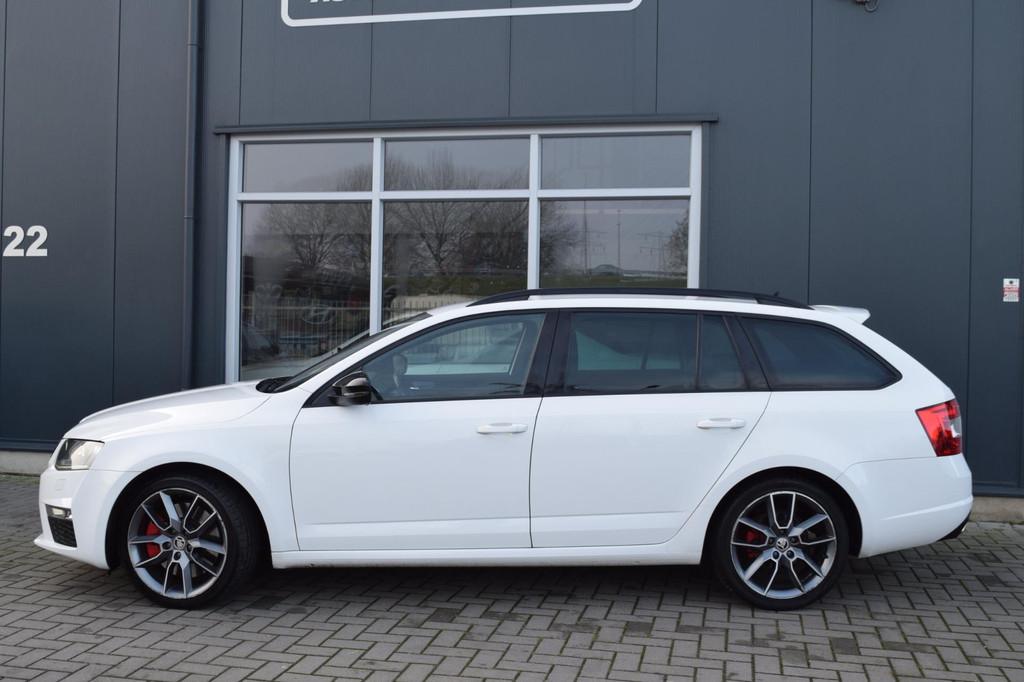 Skoda Octavia Combi 2.0 TDI RS | Kuipstoelen | DSG | Navi |, Auto's, Euro 5, Zwart, 4 cilinders, Wit