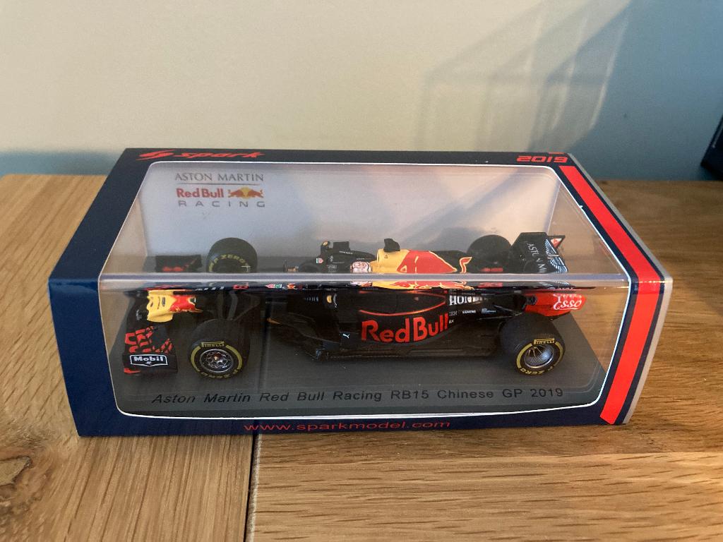 ✅ Max Verstappen 1:43 1000th F1 Race Chinese GP 2019 RB15, Ophalen of Verzenden, Nieuw, Formule 1