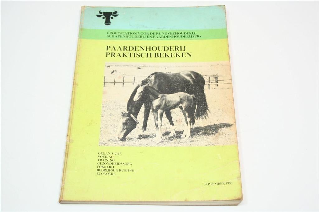 Paardenhouderij Praktisch — Verzorging Training Fokkerij, Ophalen of Verzenden, Gelezen, Honden