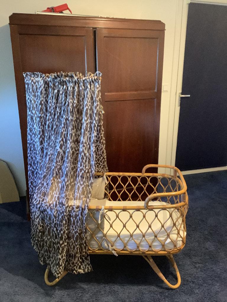 Rotan vintage wieg, Kinderen en Baby's, Babywiegjes en Ledikanten, Ophalen, Gebruikt, Wieg