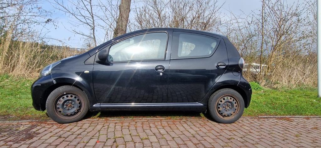 Toyota Aygo 1.0 12V Vvt-i 5DRS 2009 Zwart, Voorwielaandrijving, 4 stoelen, Origineel Nederlands, Bedrijf