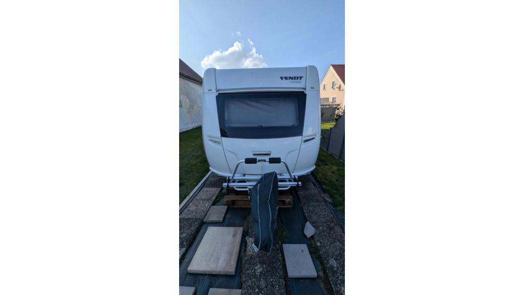 Fendt Saphir 495 SKM 2017 mover 6 persoons, Caravans en Kamperen, Caravans, Dwarsbed, Schokbreker, Bedrijf, Treinzit