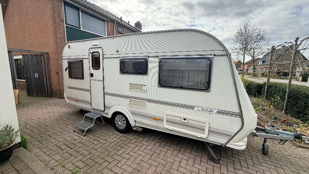 Hylander 440 Design 1998 ZEER COMPLEET met mover voortent XL, Caravans en Kamperen, Caravans, Overige merken, Vast bed, Rondzit