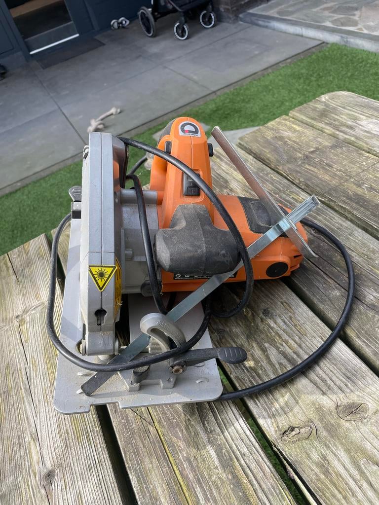 Worx Cirkelzaag - Krachtige Zaag voor Diverse Klussen, Gebruikt, Cirkelzaag, 600 tot 1200 watt, Ophalen of Verzenden