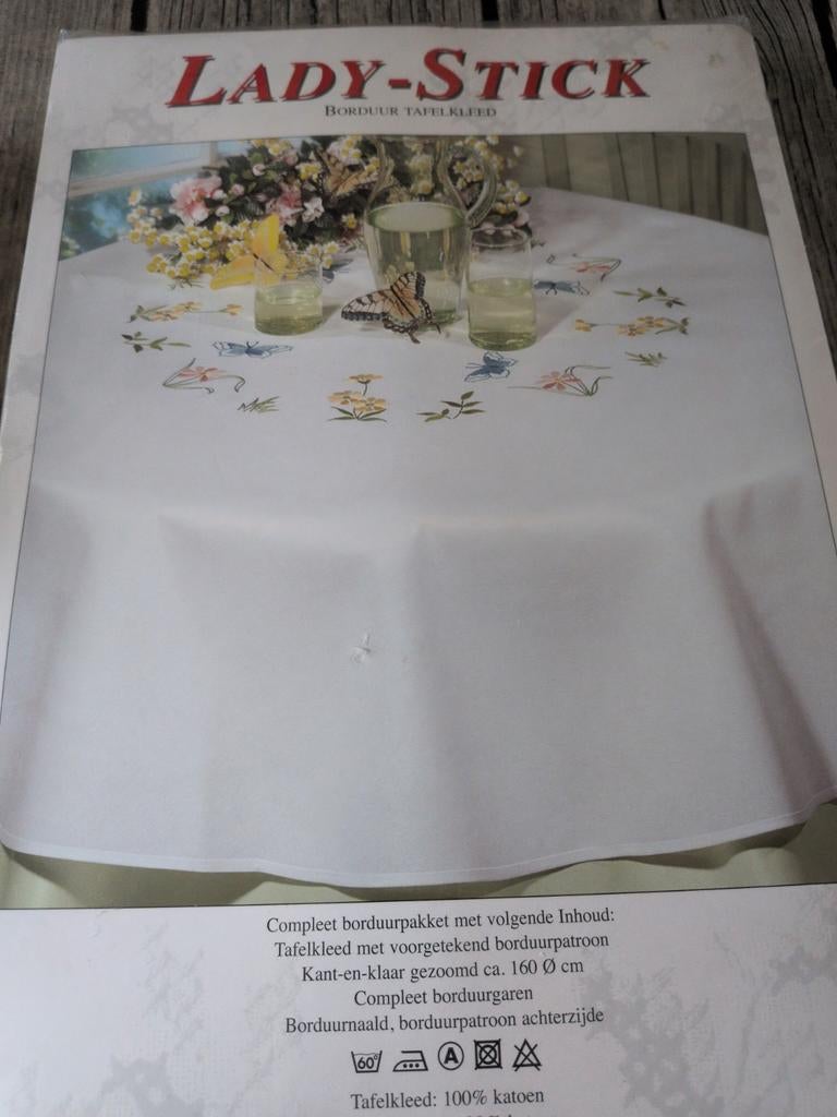 Borduur tafelkleed rond 160cm., Hobby en Vrije tijd, Borduren en Borduurmachines, Ophalen of Verzenden, Nieuw, Borduurpakket