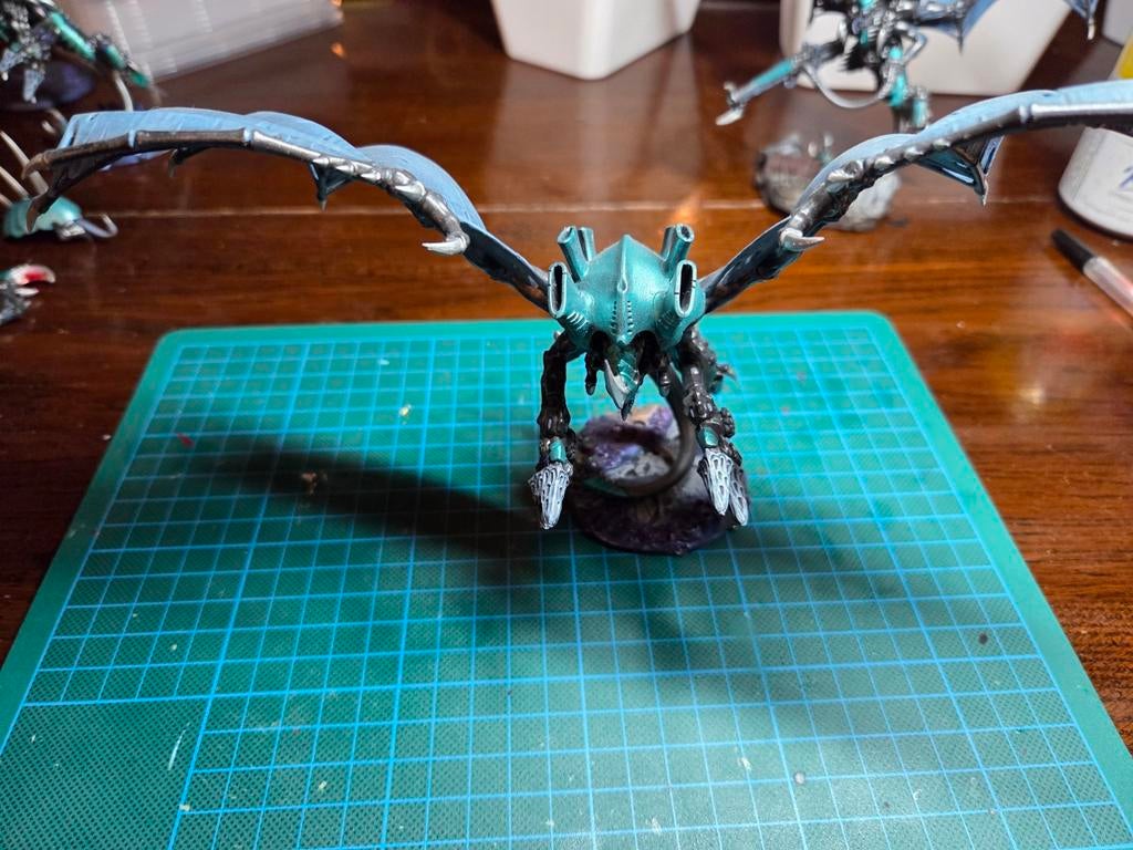 2x Hive Tyrant (2), Hobby en Vrije tijd, Wargaming, Zo goed als nieuw, Warhammer, Ophalen of Verzenden