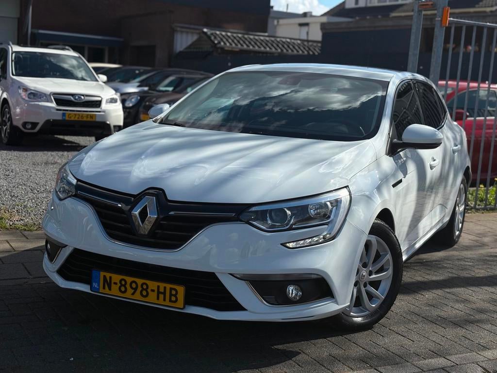 Renault Mégane 1.2 TCe Zen | NWE D-Ketting | Navigatie | LE, Voorwielaandrijving, 4 cilinders, 1650 kg, Wit