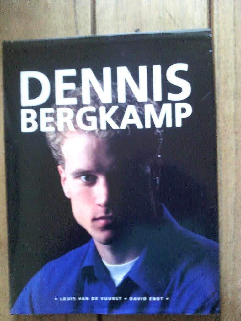 voetbalboek- Dennis Bergkamp, Boeken, Ophalen of Verzenden, Zo goed als nieuw, Balsport