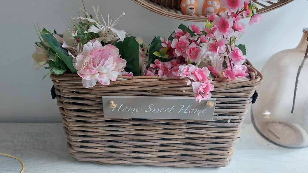 Vensterbank mand met bloemen, Ophalen of Verzenden, Zo goed als nieuw, Rond, Riet