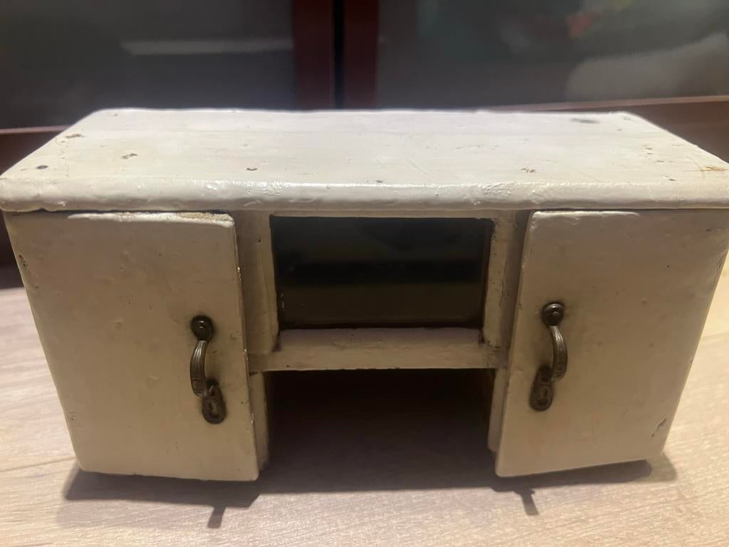 Heel oud poppenkast dressoir / keukentje, Ophalen of Verzenden