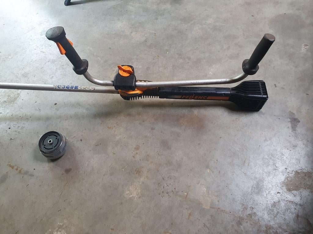 Pellenc excelion 2000 bosmaaier, Ophalen, Benzine