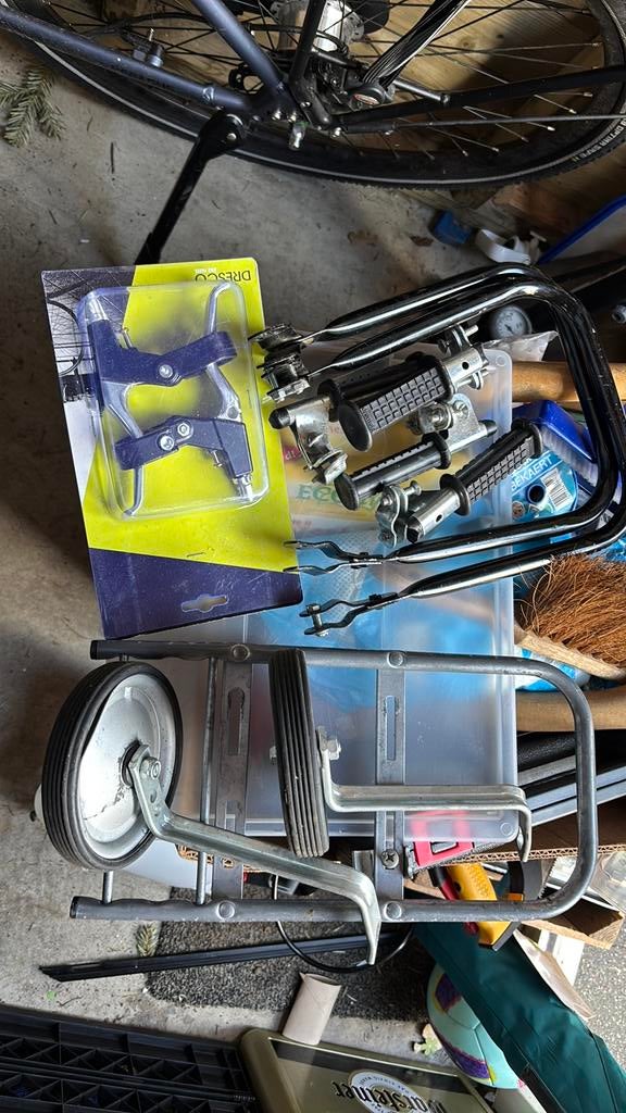 Diverse fietsaccessoires ( zijwieltjes, kinderzitje), Ophalen, Gebruikt