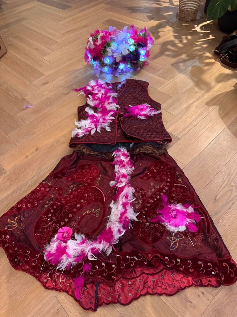 Mooi handgemaakt costuum, Maat 38/40 (M), Carnaval, Nieuw, Ophalen of Verzenden