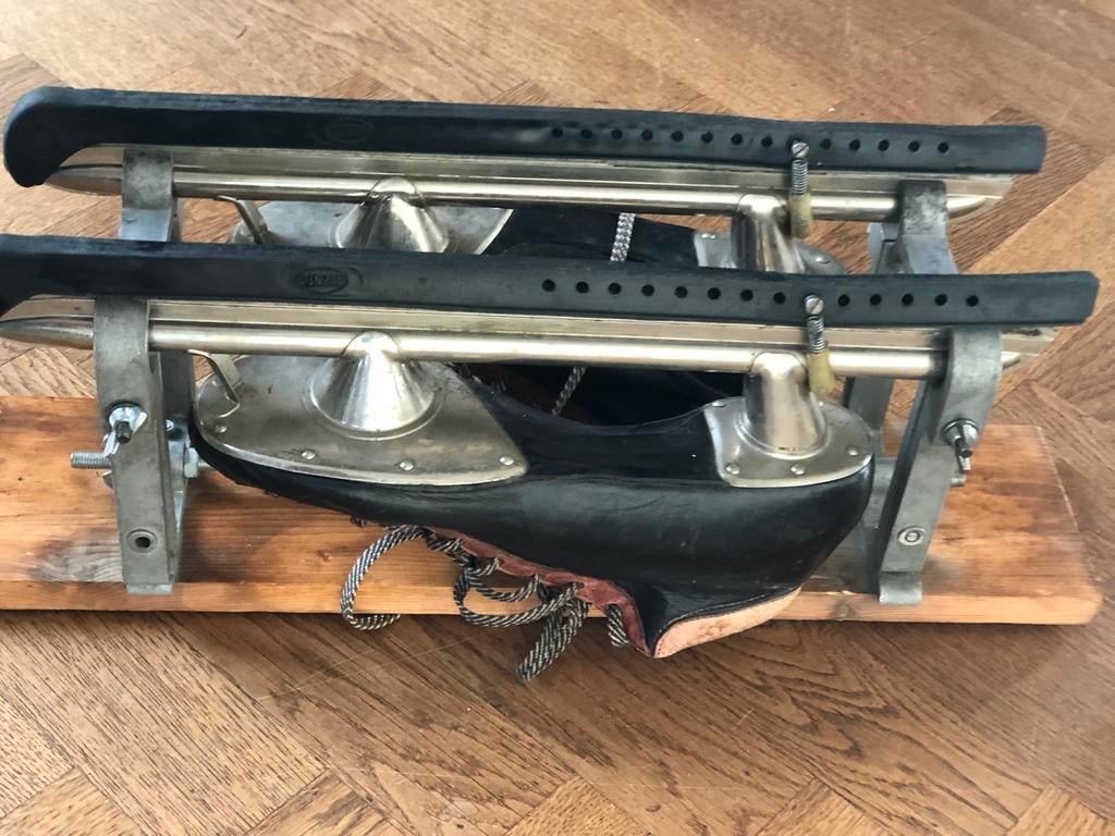 Noren Viking 1 schaatsen mt 43 met slijptafel en slijpsteen, Ophalen of Verzenden, Gebruikt, Noren, Viking