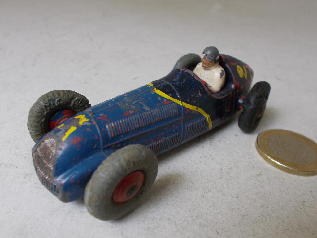 1952 Dinky Toys 23F ALFA ROMEO (Repainted door Kinderen) -H-, Ophalen of Verzenden, Gebruikt, Auto, Dinky Toys