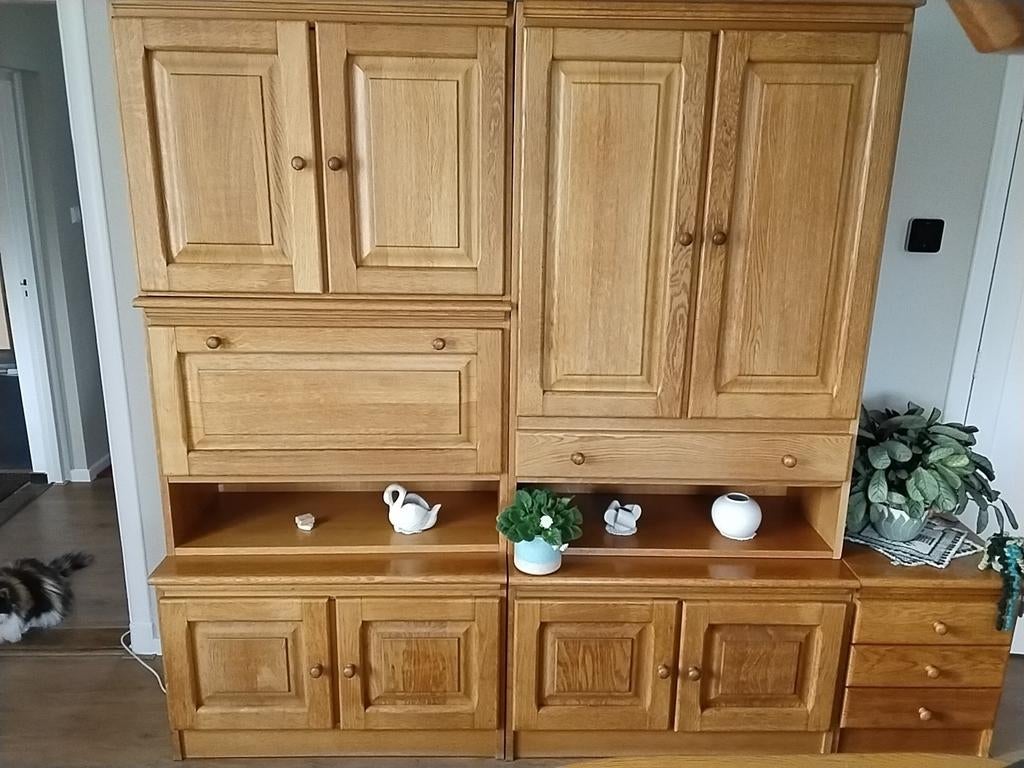 Blank eiken Wandmeubel met veel opbergruimte, Gebruikt, Grenenhout, Met deur(en), 200 cm of meer