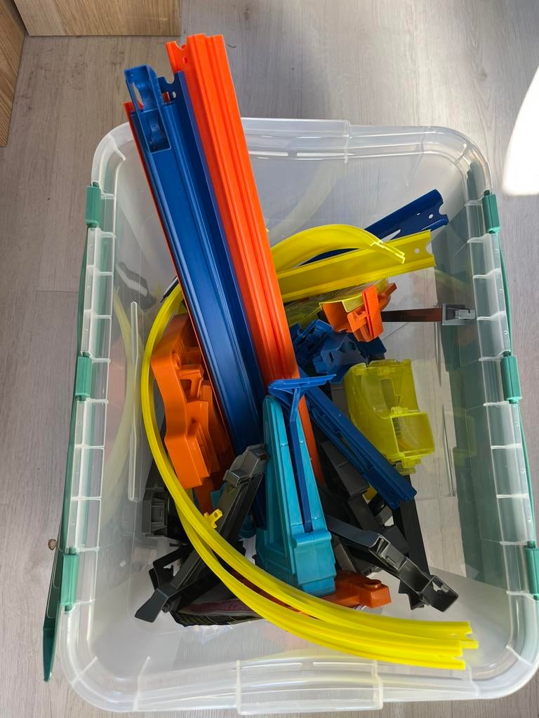 Hot wheels trackbuilder, Kinderen en Baby's, Speelgoed | Racebanen, Racebaan, Ophalen of Verzenden, Zo goed als nieuw, Met looping