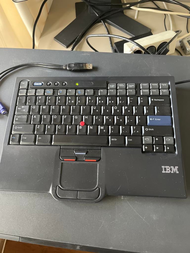 IBM Travel Keyboard met Trackpad - 89p8528, Computers en Software, Toetsenborden, Gebruikt, Toetsenbord en muis-set, Ophalen of Verzenden